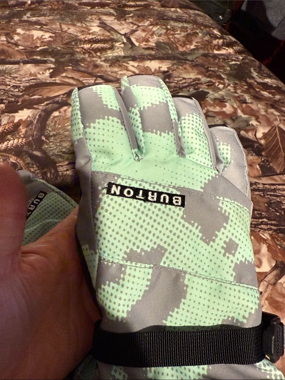 Burton green Rosette Gray Camo Snow Gloves Kids' Burton GORE-TEX Gloves- large